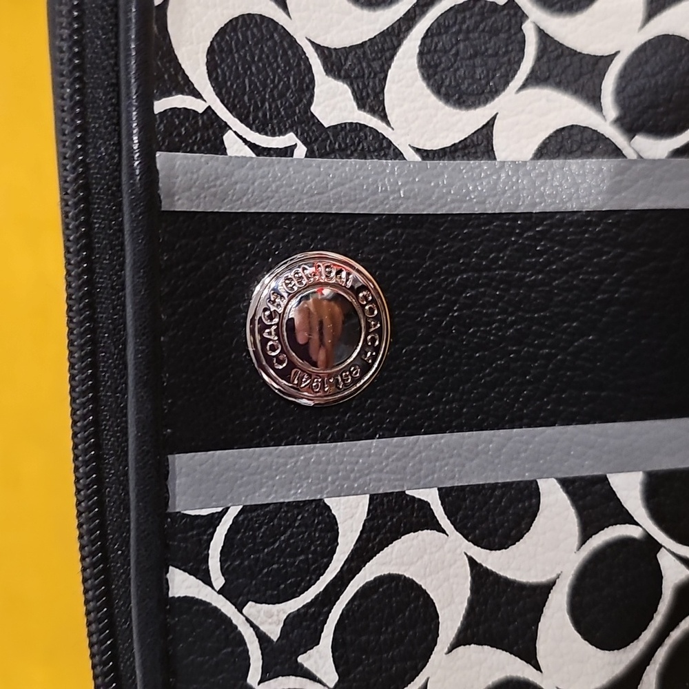 COACH ๐ Black & White Cosmetic Makeup Case EUC - Picture 6 of 7